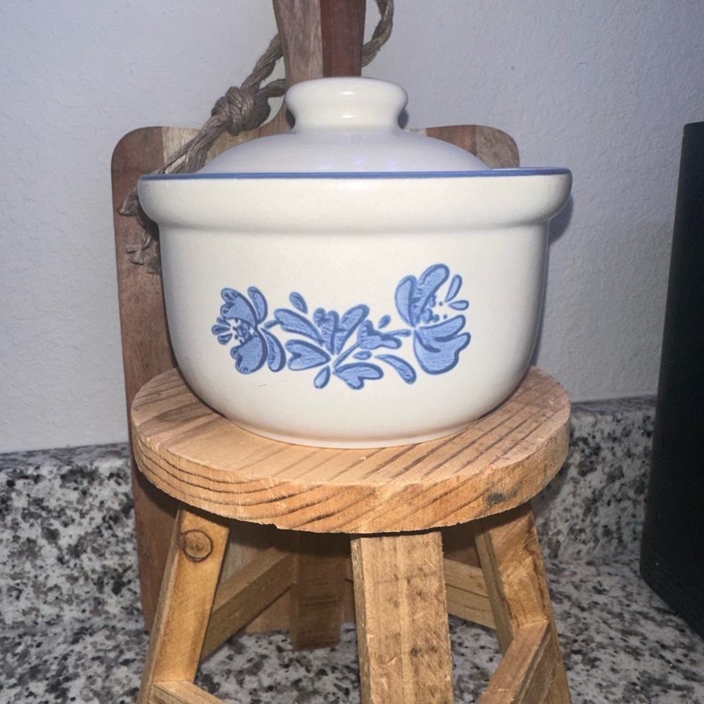 VINTAGE PFALTZGRAFF Yorktowne sugar serving bowl